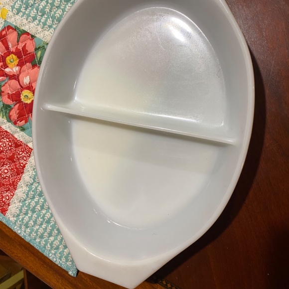 Pyrex early American divided dish - Picture 2 of 2